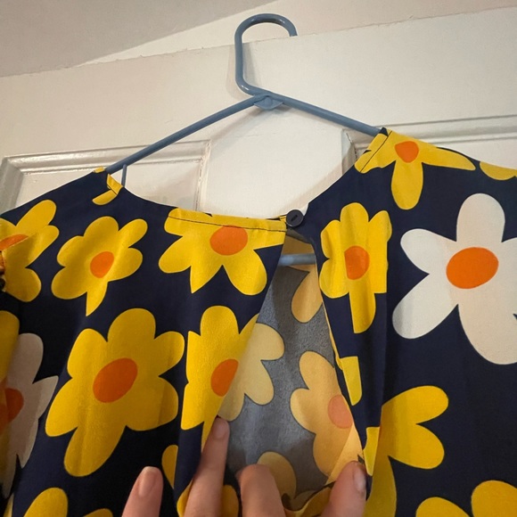 ModCloth Retro Round Up Top 🌻🌼🪷(1X) - Picture 3 of 7